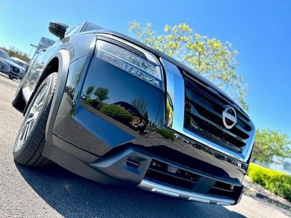 new 2024 Nissan Pathfinder car, priced at $44,164