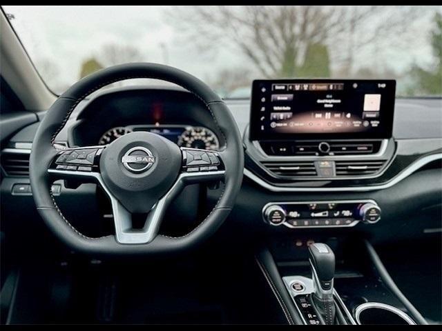 new 2025 Nissan Altima car, priced at $32,100