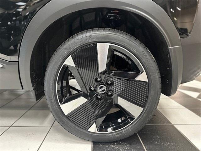 new 2025 Nissan Kicks car, priced at $31,930