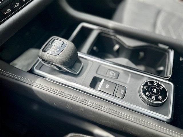 new 2025 Nissan Pathfinder car, priced at $49,528