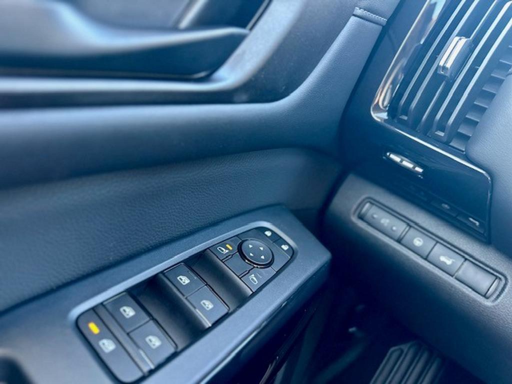 new 2025 Nissan Pathfinder car, priced at $44,445