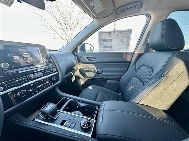 new 2025 Nissan Pathfinder car, priced at $40,219