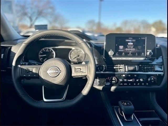 new 2025 Nissan Pathfinder car, priced at $40,219