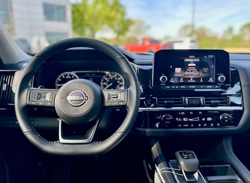 new 2025 Nissan Pathfinder car, priced at $43,775