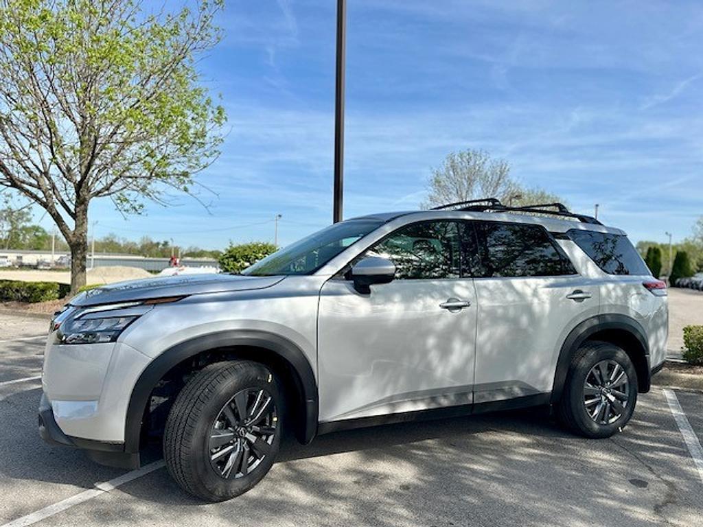 new 2025 Nissan Pathfinder car, priced at $43,775