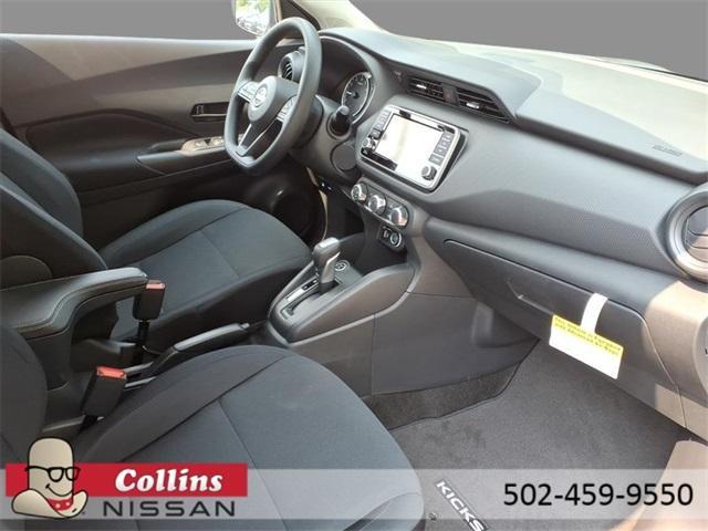 new 2025 Nissan Kicks Play car
