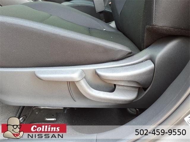 new 2025 Nissan Kicks Play car