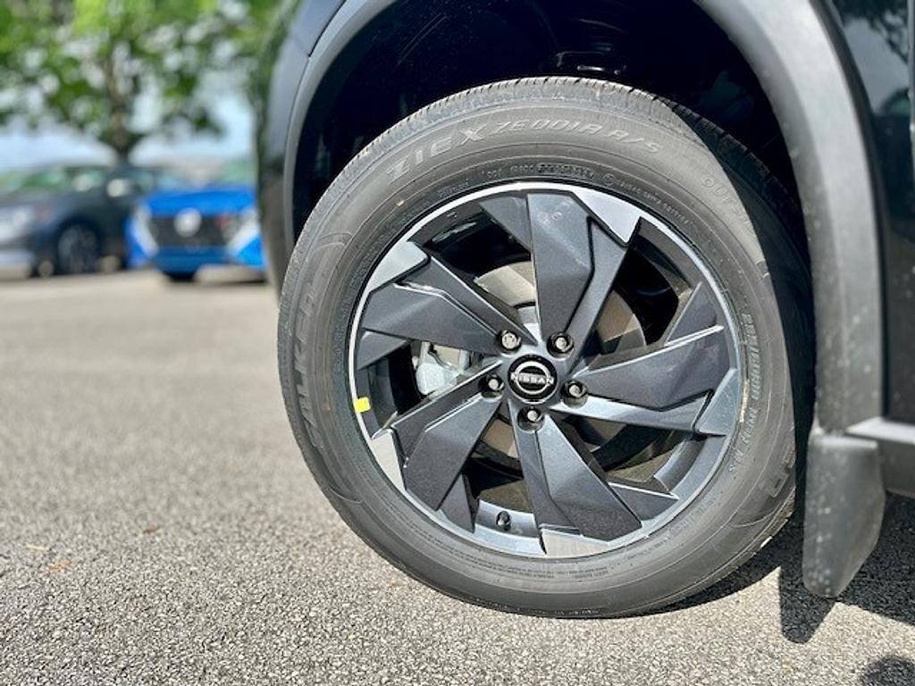 new 2025 Nissan Rogue car, priced at $31,985