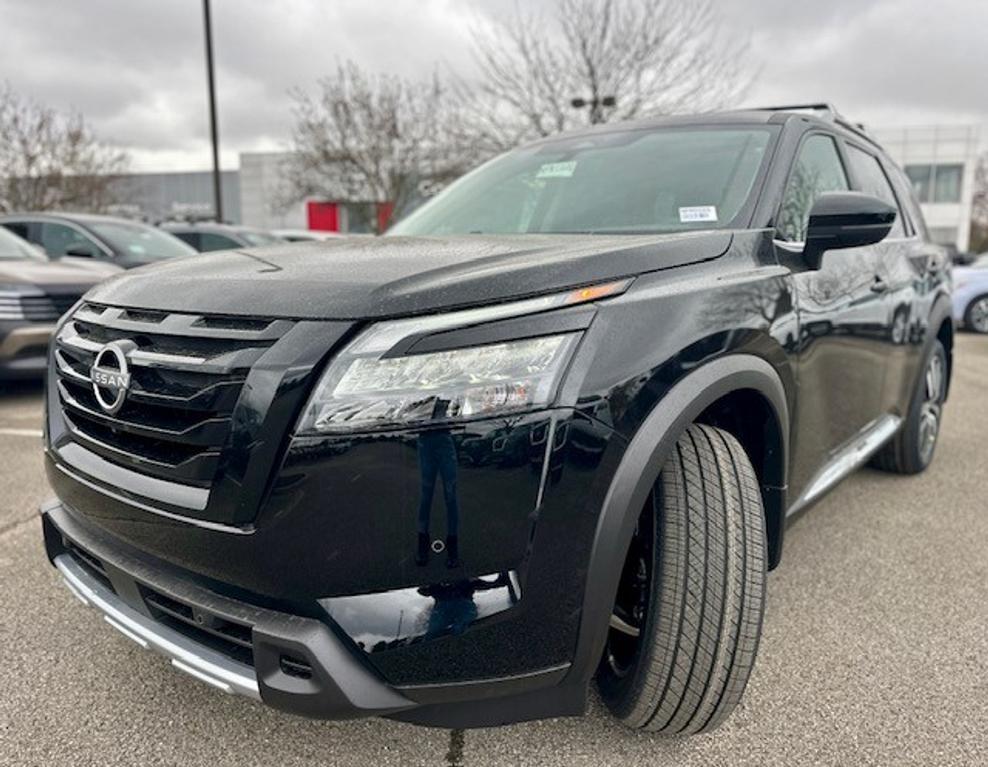 new 2025 Nissan Pathfinder car, priced at $55,600