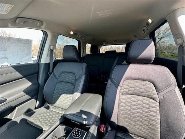 new 2025 Nissan Pathfinder car, priced at $40,000
