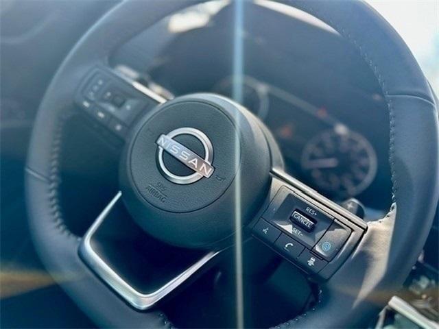 new 2025 Nissan Pathfinder car, priced at $40,000