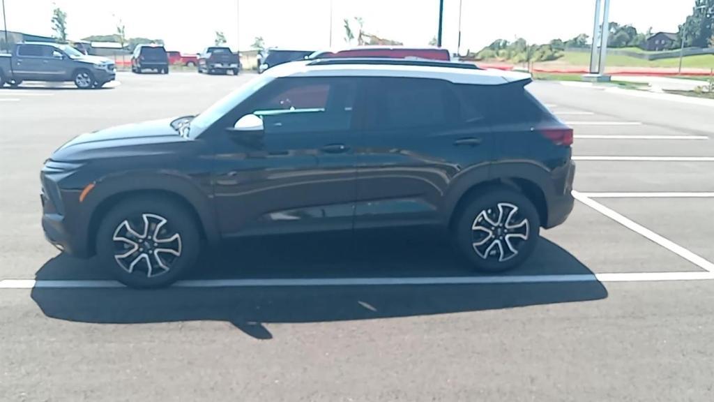 new 2025 Chevrolet TrailBlazer car, priced at $29,140