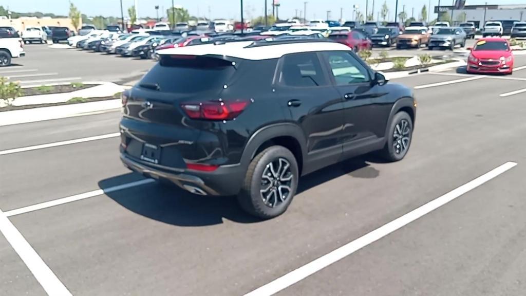 new 2025 Chevrolet TrailBlazer car, priced at $29,140