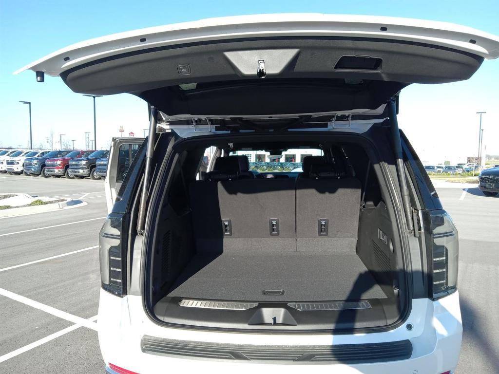 new 2025 Chevrolet Suburban car, priced at $81,690