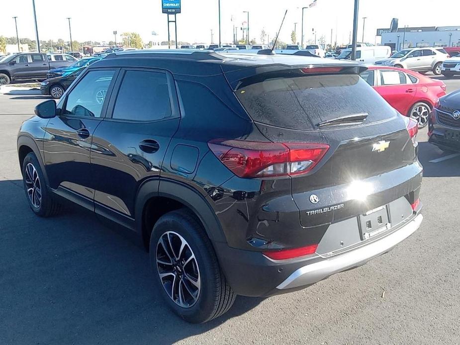 new 2025 Chevrolet TrailBlazer car, priced at $26,830