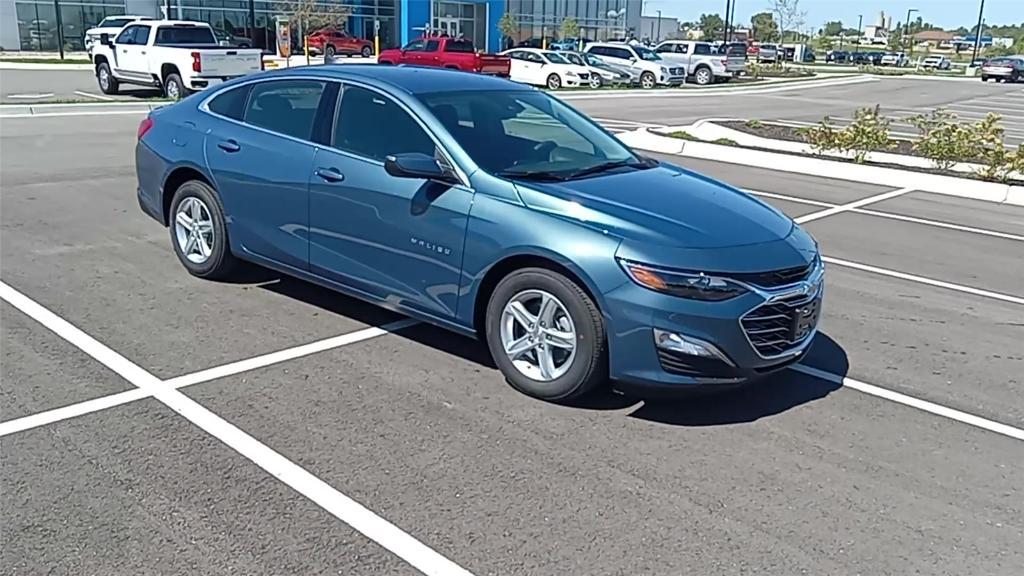 new 2025 Chevrolet Malibu car, priced at $25,495