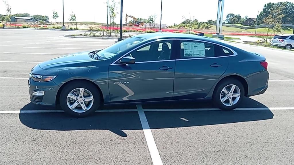 new 2025 Chevrolet Malibu car, priced at $25,495