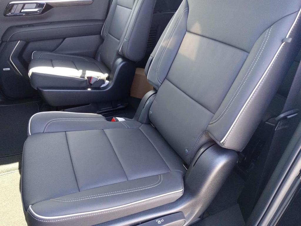 new 2025 Chevrolet Suburban car, priced at $83,240