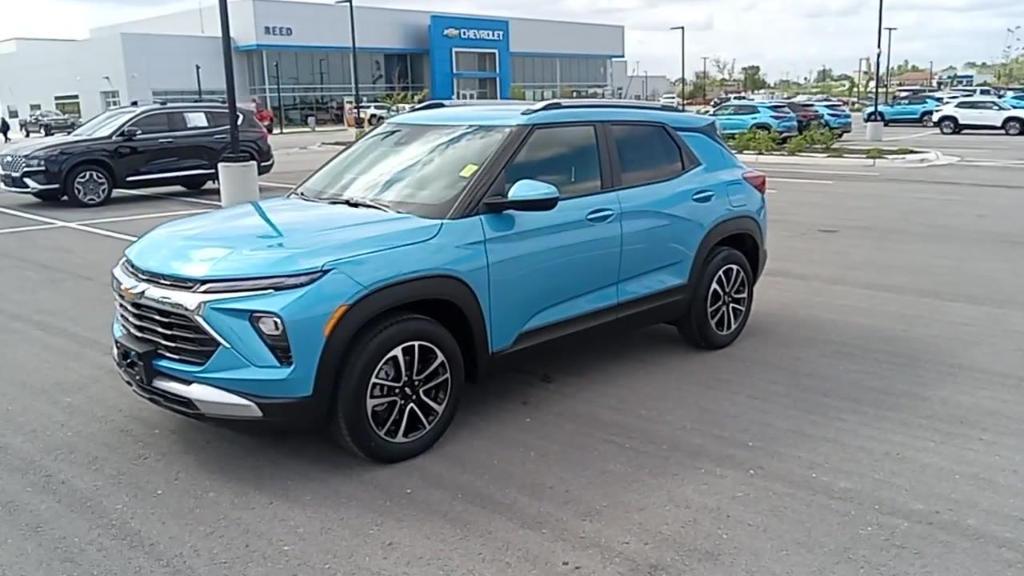 new 2025 Chevrolet TrailBlazer car, priced at $27,120