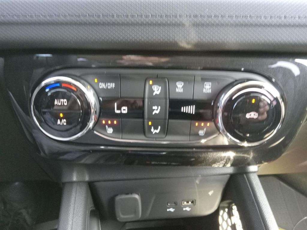 new 2025 Chevrolet TrailBlazer car, priced at $25,620