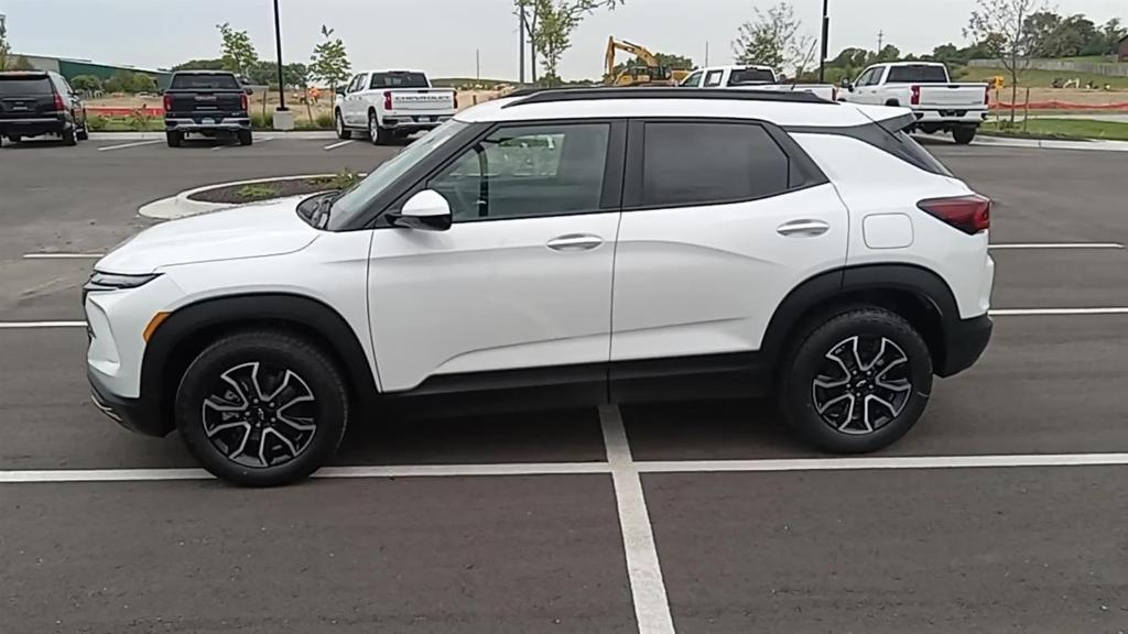 new 2025 Chevrolet TrailBlazer car, priced at $29,535