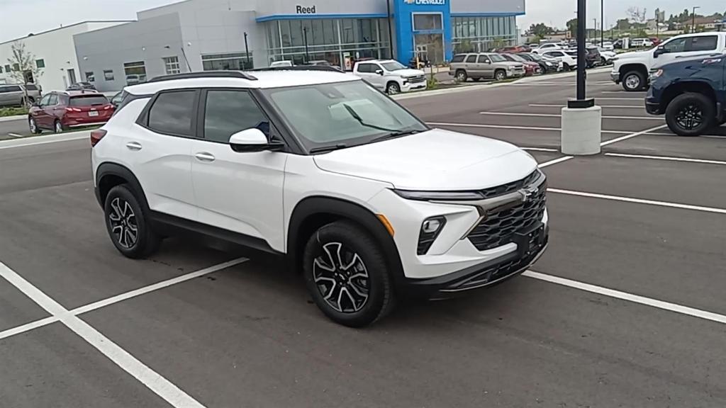 new 2025 Chevrolet TrailBlazer car, priced at $29,535