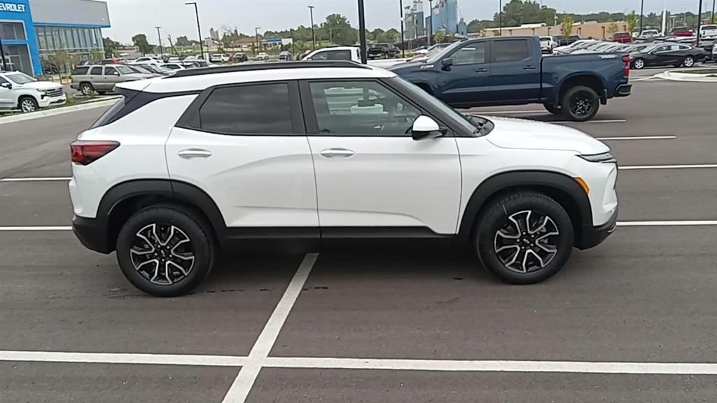 new 2025 Chevrolet TrailBlazer car, priced at $29,535