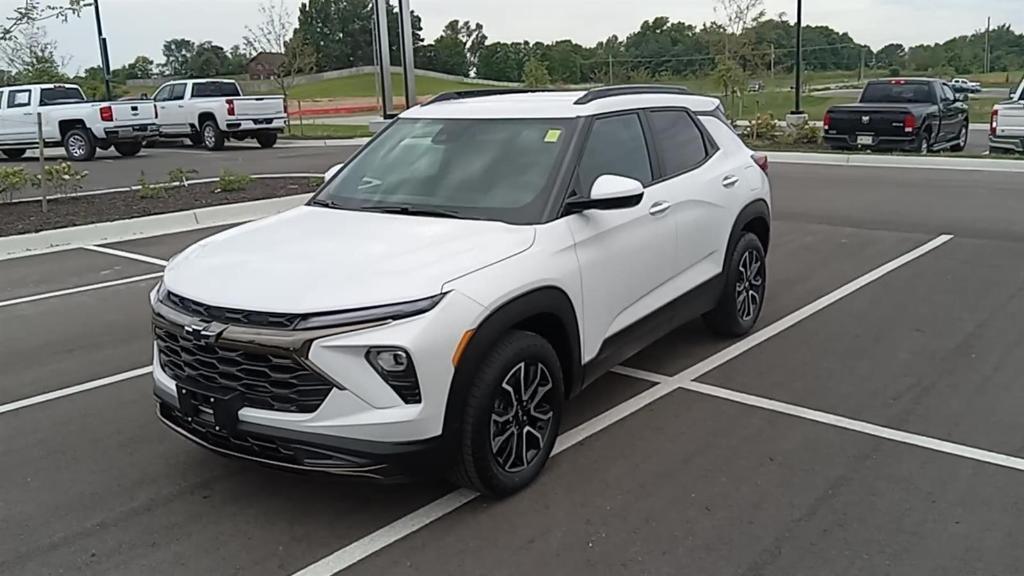 new 2025 Chevrolet TrailBlazer car, priced at $29,535