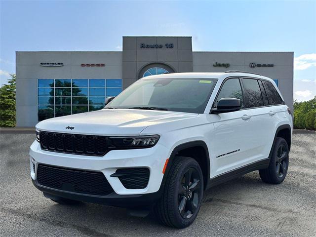 new 2025 Jeep Grand Cherokee car, priced at $42,680