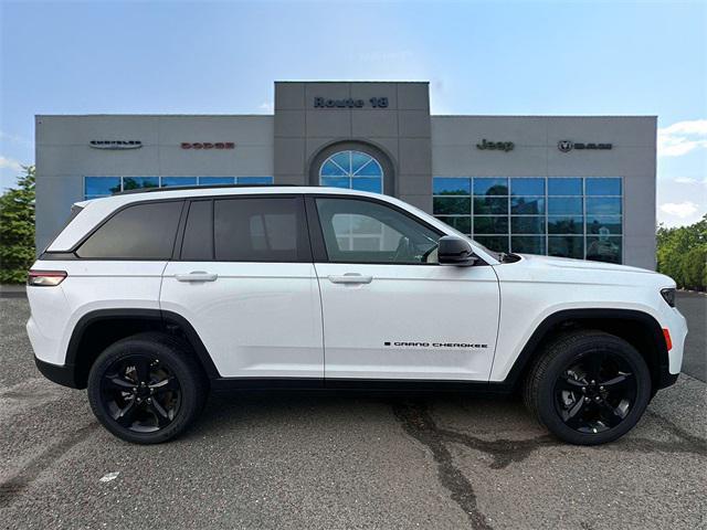 new 2025 Jeep Grand Cherokee car, priced at $42,680