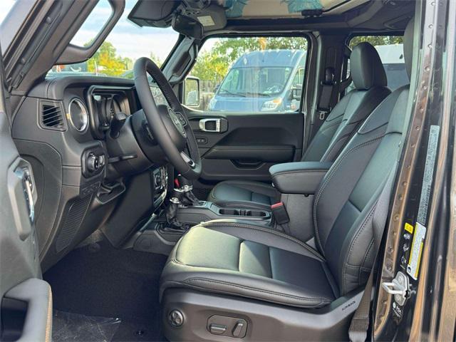 new 2025 Jeep Gladiator car, priced at $45,160