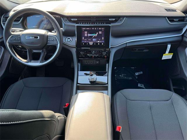 new 2025 Jeep Grand Cherokee car, priced at $42,170