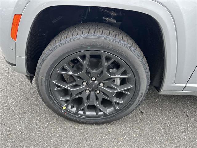 new 2025 Jeep Grand Cherokee L car, priced at $64,180