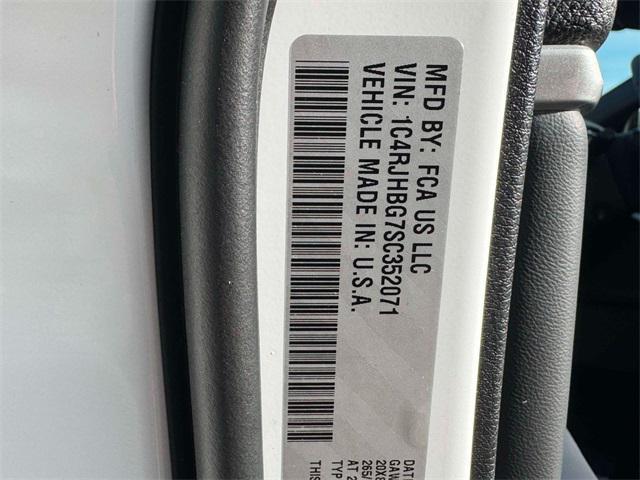 new 2025 Jeep Grand Cherokee car, priced at $53,090