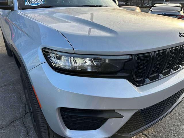 used 2024 Jeep Grand Cherokee car, priced at $31,899