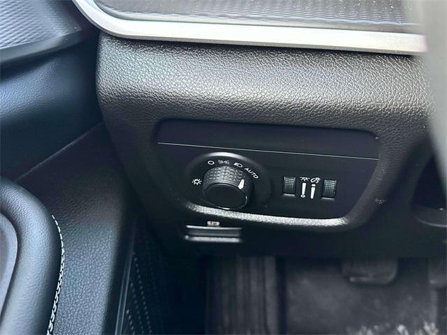 used 2024 Jeep Grand Cherokee car, priced at $31,899