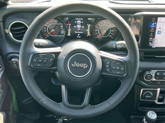 new 2025 Jeep Gladiator car, priced at $45,160
