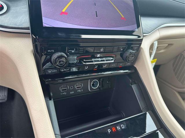 new 2025 Jeep Grand Cherokee car, priced at $42,250