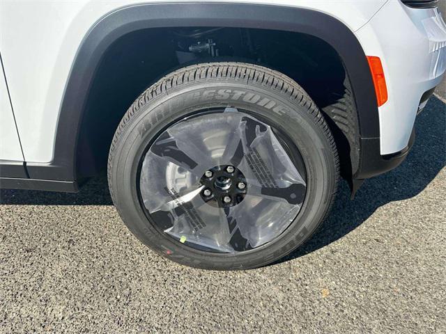 new 2025 Jeep Grand Cherokee L car, priced at $48,375