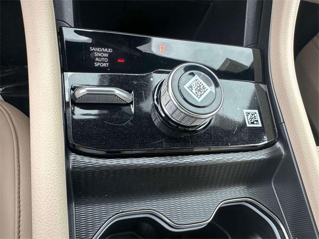 new 2025 Jeep Grand Cherokee car, priced at $43,996