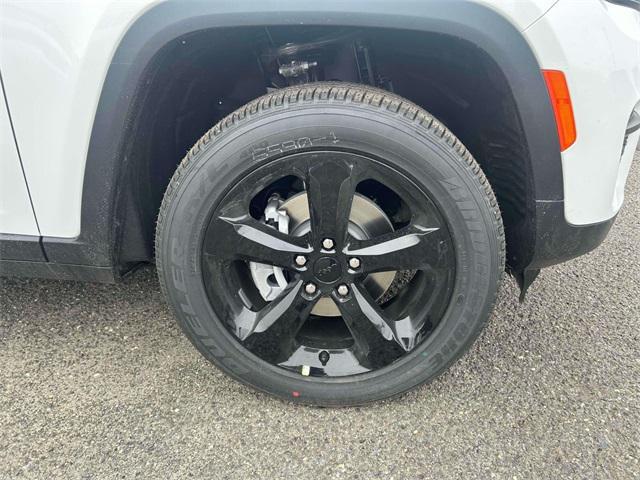 new 2025 Jeep Grand Cherokee car, priced at $46,375