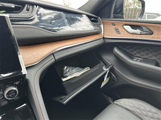 new 2025 Jeep Grand Cherokee L car, priced at $68,160