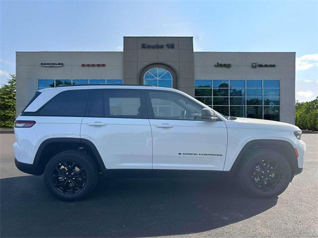 new 2025 Jeep Grand Cherokee car, priced at $40,030