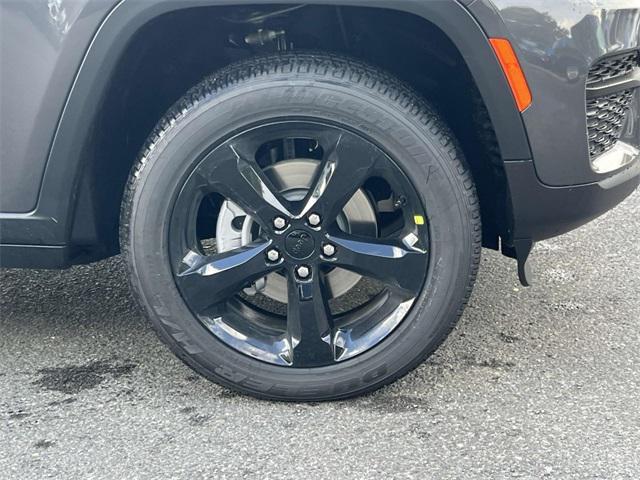 new 2025 Jeep Grand Cherokee car, priced at $42,270