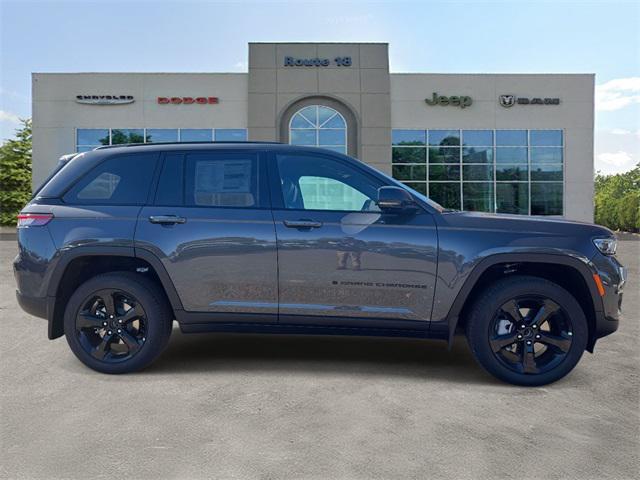new 2025 Jeep Grand Cherokee car, priced at $53,685