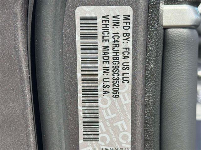 new 2025 Jeep Grand Cherokee car, priced at $53,685