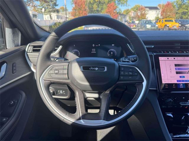 new 2025 Jeep Grand Cherokee car, priced at $53,685