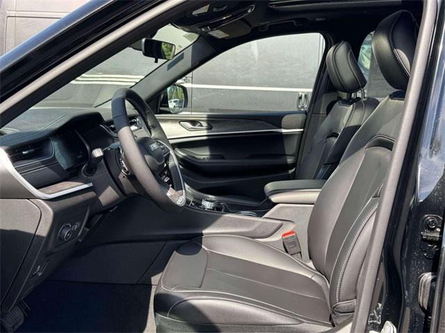 new 2025 Jeep Grand Cherokee car, priced at $50,760