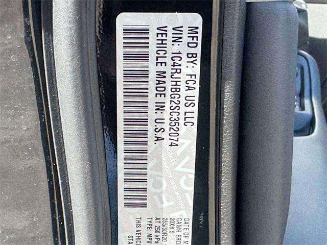 new 2025 Jeep Grand Cherokee car, priced at $50,760