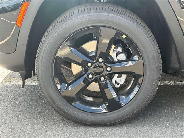 new 2025 Jeep Grand Cherokee car, priced at $45,975